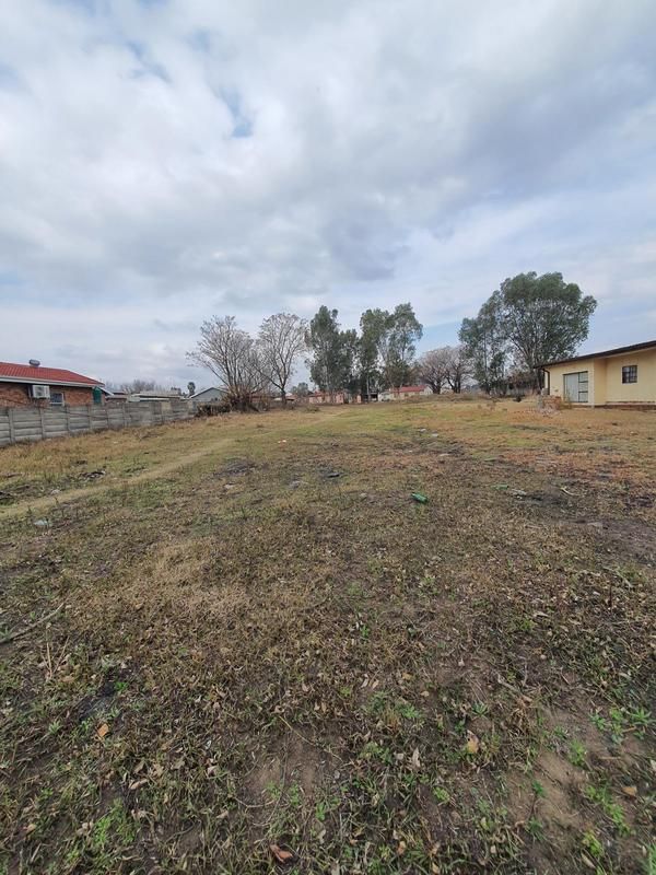 Land for Sale in Lennoxton