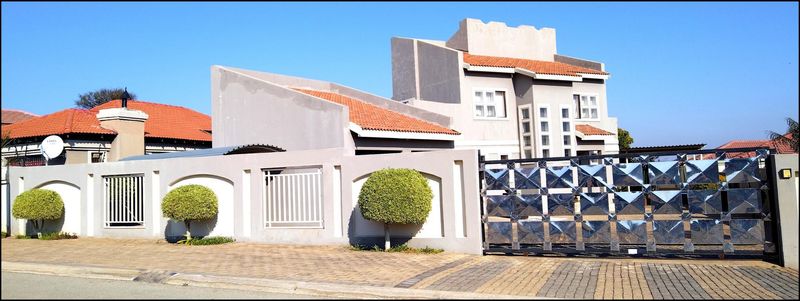 Three Bedroom House for Sale at Serala View