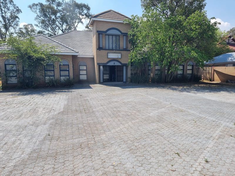 Commercial Property For Sale | Benoni | Kleinfontein| Lakeview Crescent.