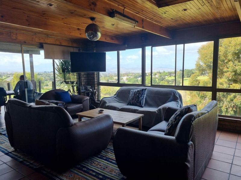 Welgemoed Villa for Single Professionals Fully Furnished/Serviced-Room With A View.