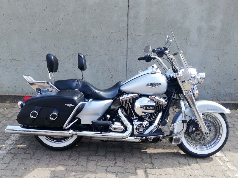 Very Nice Road King Classic with Nice Extras