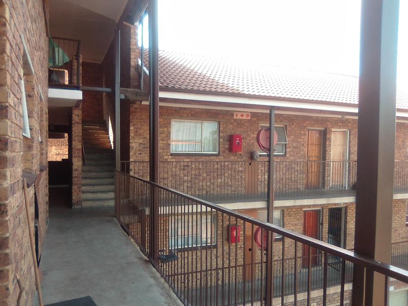 1 Bedroom apartment in Kempton park for sale