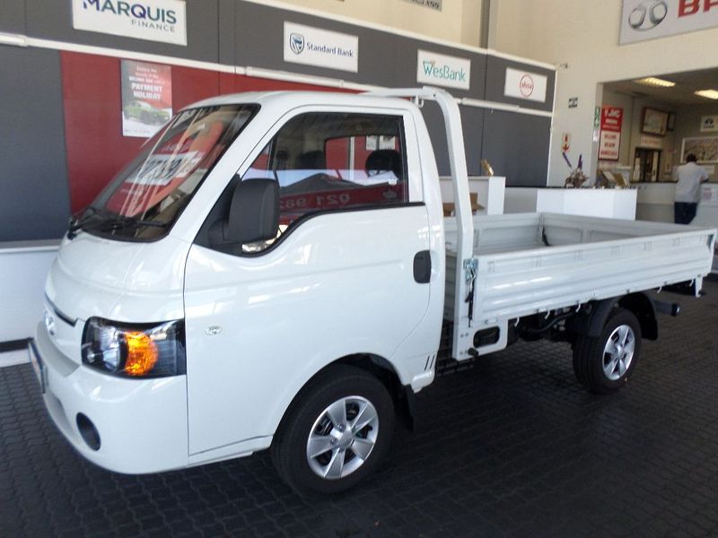 White JAC X200 2.8 TD Dropside 1.5 Ton with 1km available now!