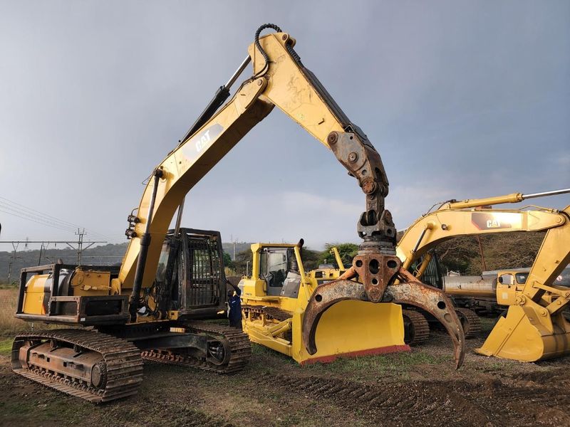 2017 CATERPILLAR 329 D2L WITH TIMBER CLAW