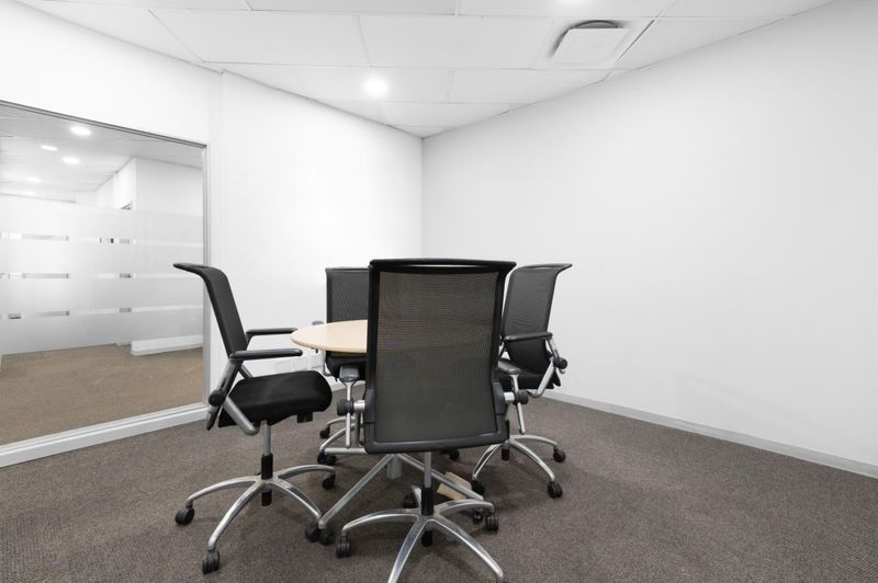 All-inclusive access to professional office space for 4 persons in Regus Lakeview Terraces