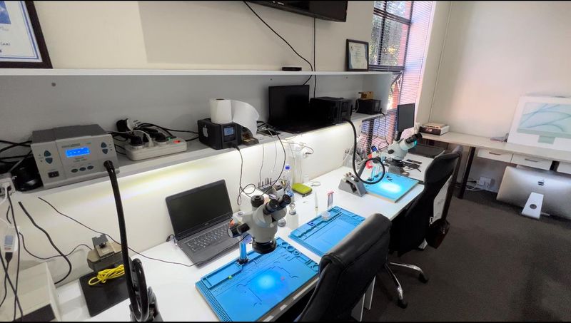 Looking to Fix your iPhone,Huawei,Samsung,MacBook?