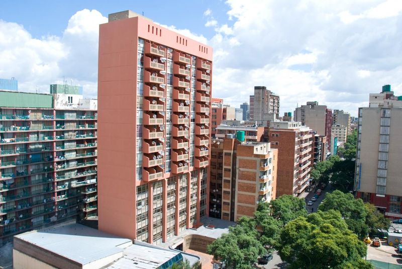 2 Bedroom Flat to let in Hillbrow, 1st month RENT FREE!