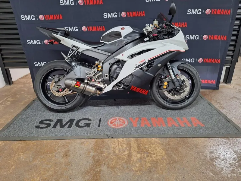 2014 Yamaha R6 SuperBike
