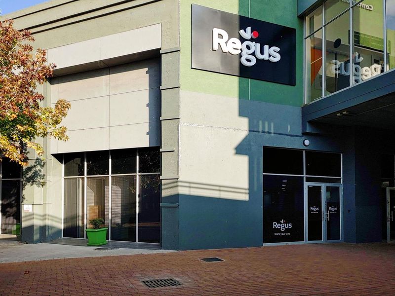 Flexible workspace in Regus Lakeview Mall