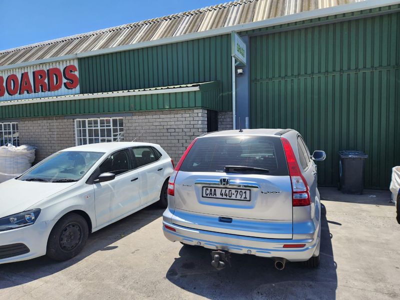 250SQM WAREHOUSE / FACTORY TO RENT ON MONTAGUE DRIVE IN MONTAGUE GARDENS, MILNERTON