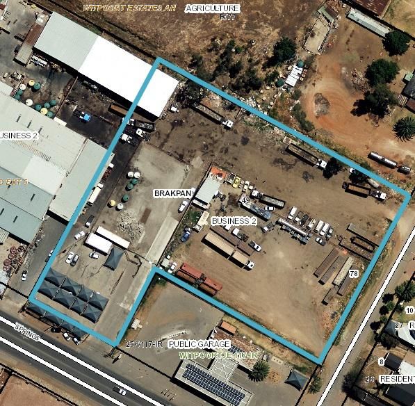 Large yard for sale on a main road in Brakpan