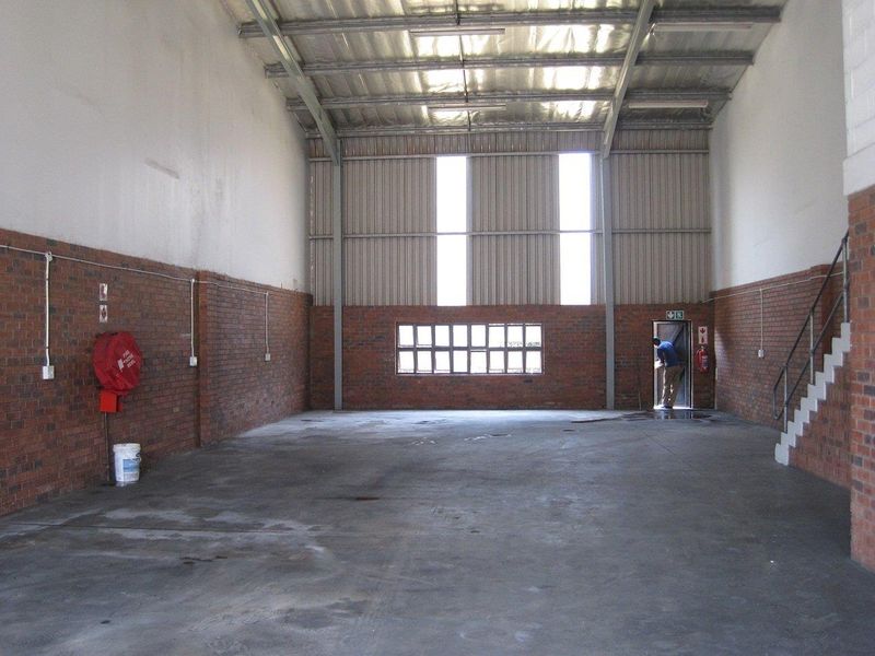 224 m2 COMMERCIAL PROPERTY TO LET IN WATERFALL
