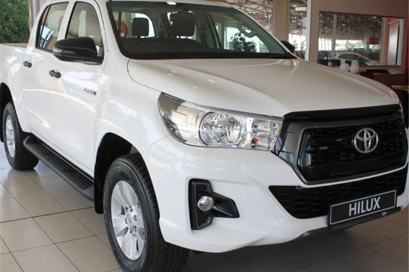 Toyota Hilux 2.4 GD-6 D/Cab RB SRX AT, White with 117000km, for sale!