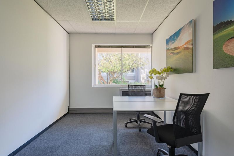 Private office space for 2 persons in Regus Woodmead Country Club Estate
