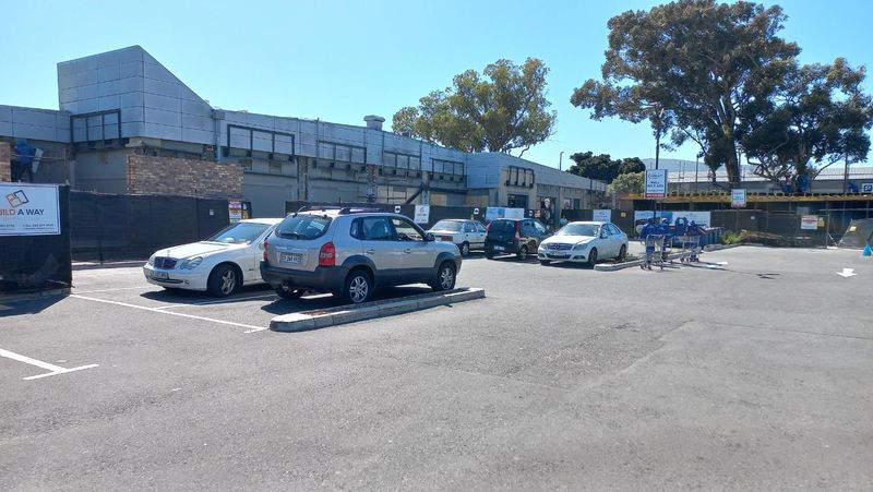 Prime retail space to let at N1 city value centre