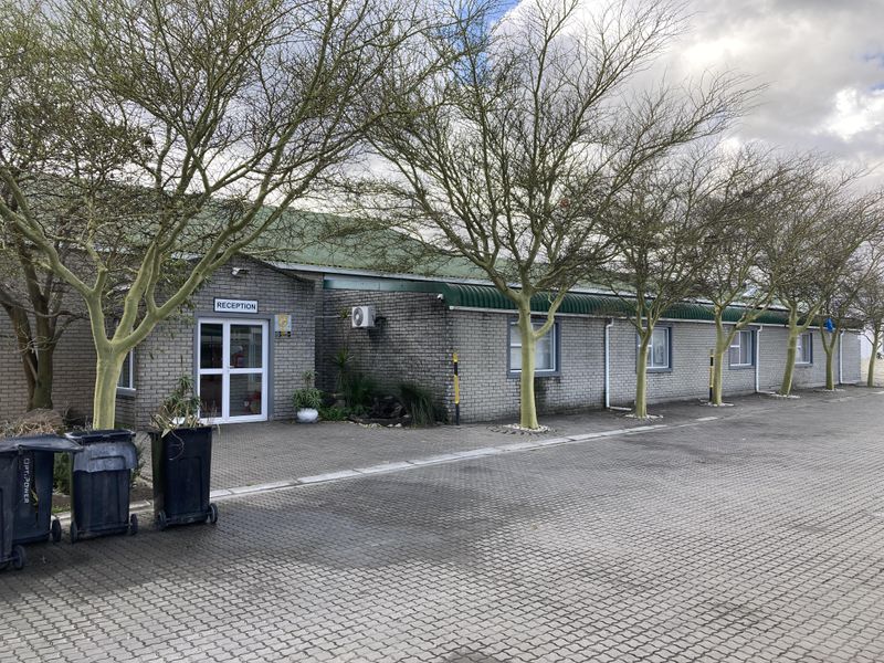 Warehouse to let in Broadlands Strand