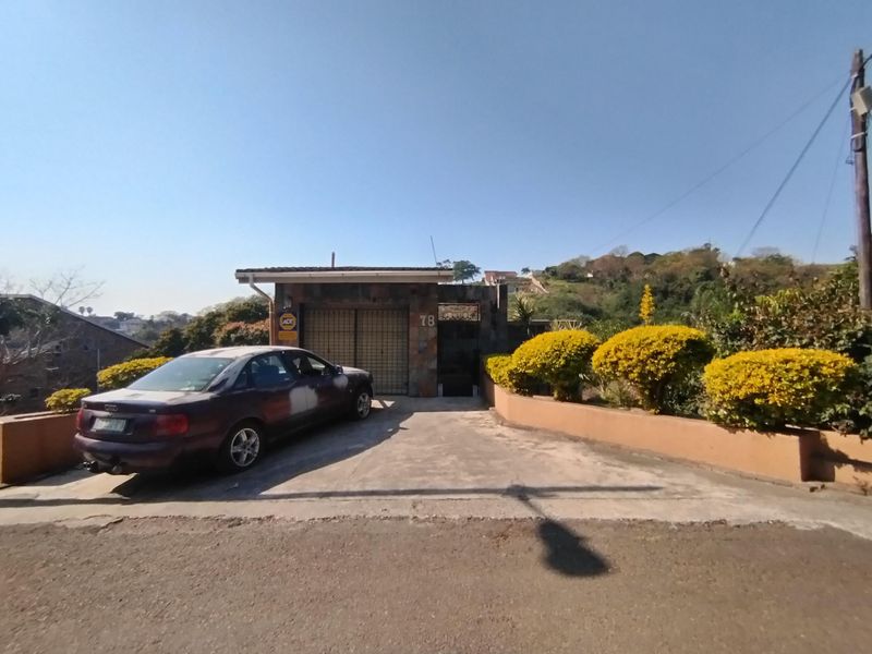 **Charming 2-Bedroom Duplex with 1.5 Bathrooms for Rent in Clare Estate, Durban**