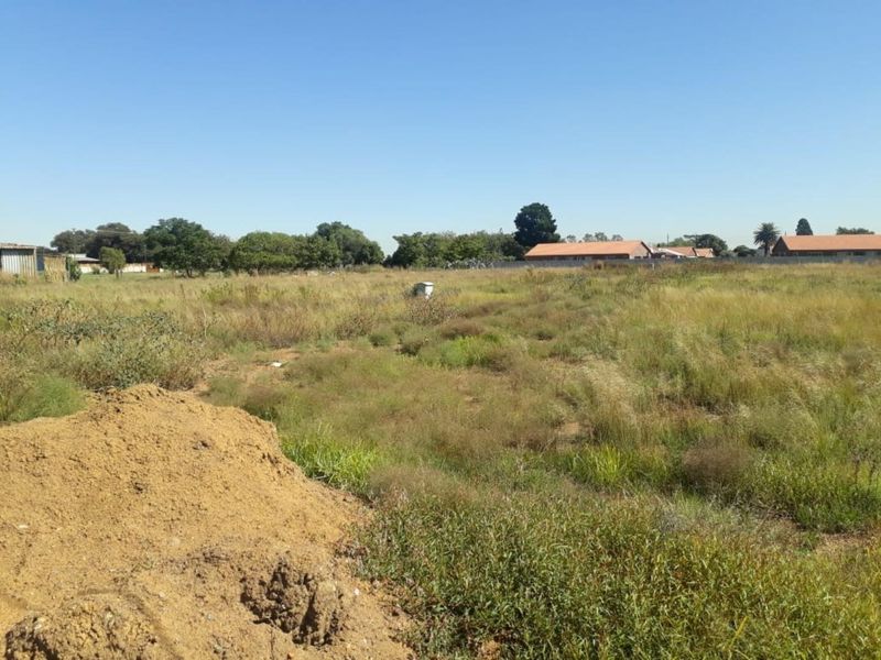LAND FOR SALE IN RIVERSDALE (500 SQUARE METERS) FOR R 100 000