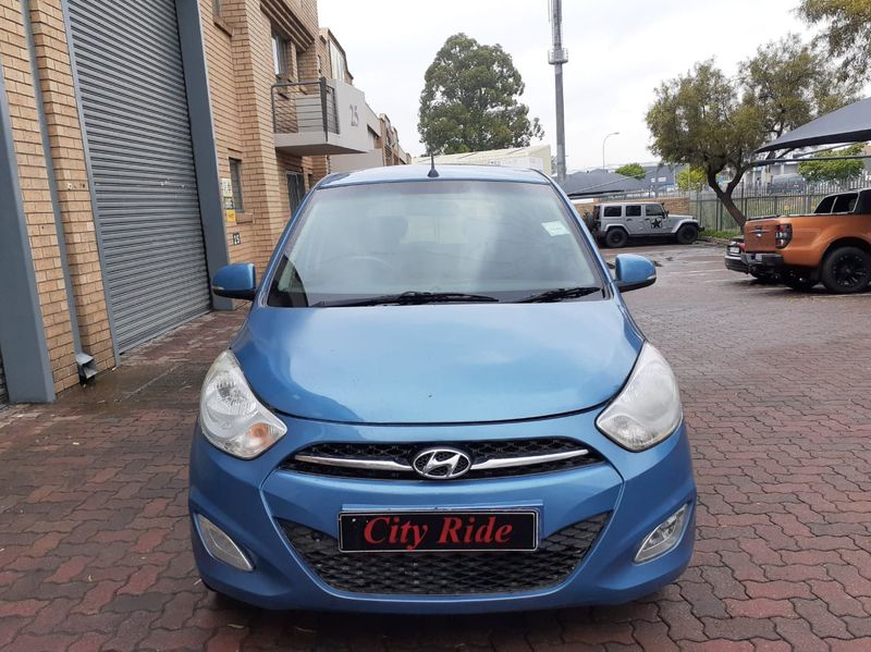 2017 Hyundai i10 1.1 GLS, Blue with 77000km available now!
