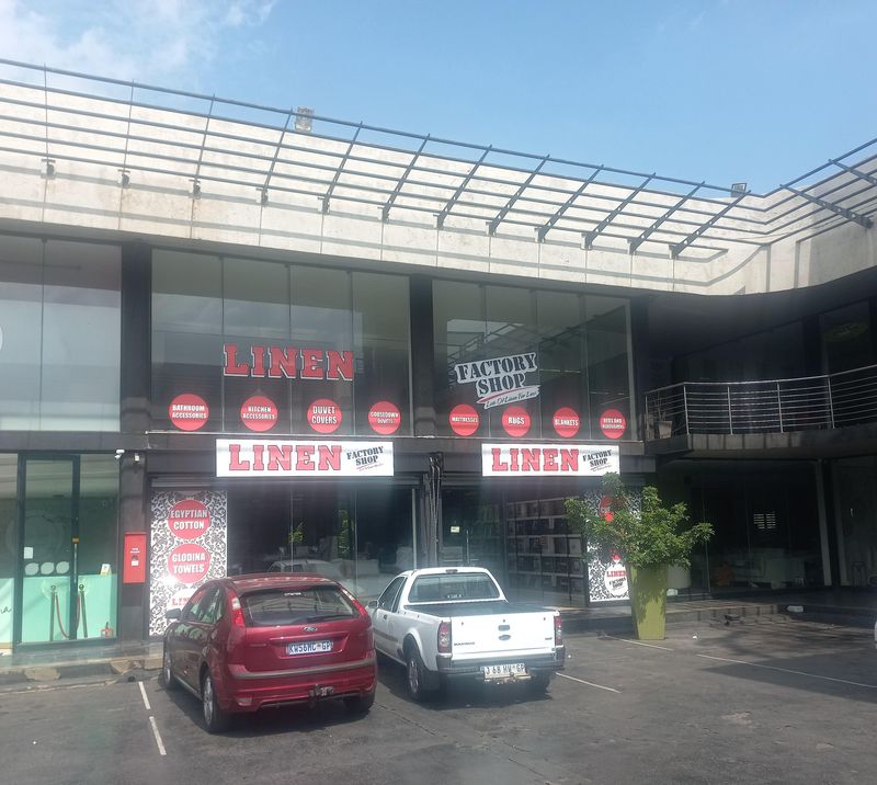 Retail premises for sale in Lonehill !!!