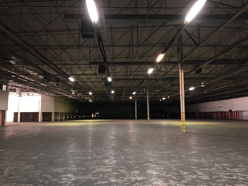 8000m² Industrial To Let in Hunters Retreat at R35.00 per m²