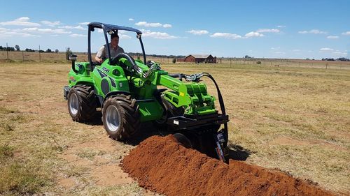 Avant 850 with Kubota  diesel engine - Articulated mini tractor digger trencher