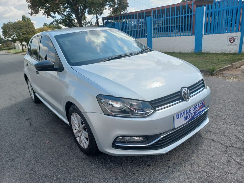 Volkswagen Polo 1.2 TSI Trendline, Silver with 91000km, for sale!