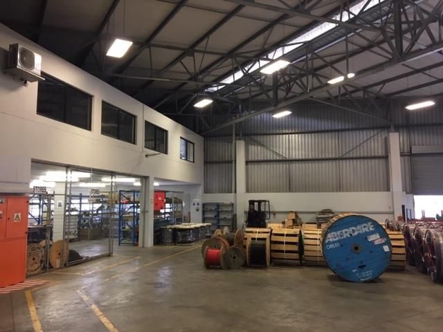 1850m2 Warehouse For Sale in Riverhorse Valley