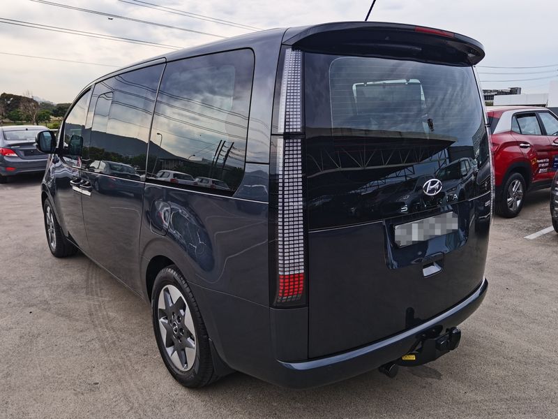 2022 Hyundai Staria MY21.11 2.2D Elite 9 Seater AT for sale!