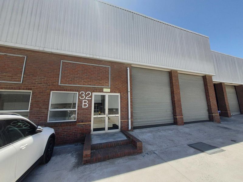 R15,900 pm | 264m² Warehouse To Let in Bellville South