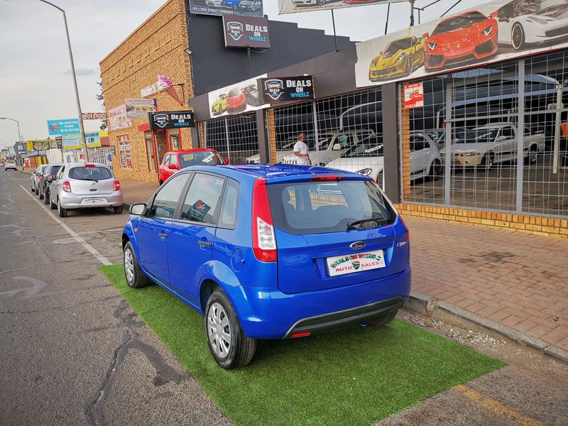 2015 Ford Figo 1.4 Ambiente - Only 120 000km