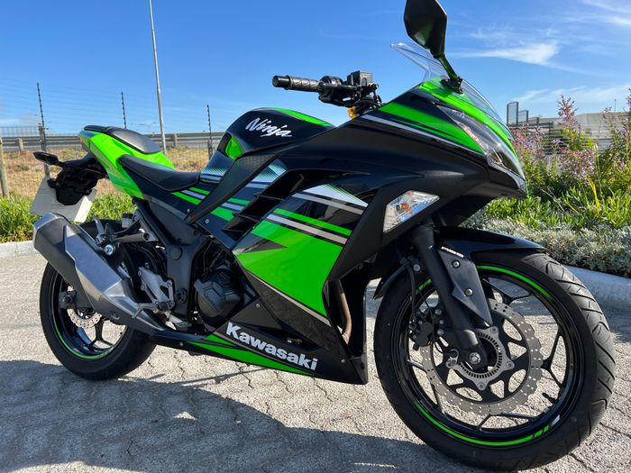 Kawasaki Ninja 300 ABS with only 6142 km on the Clock Gumtree