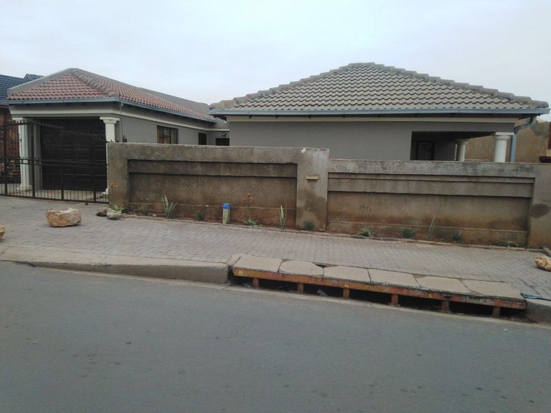 3 bedroom house for sale in hospital view