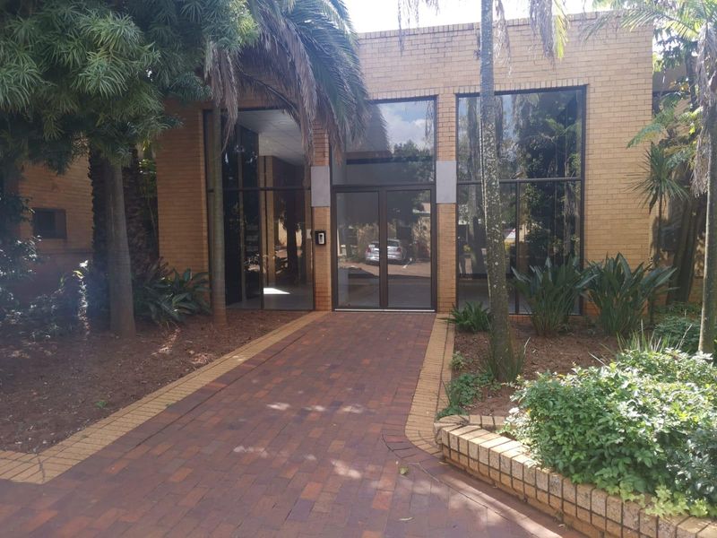 250sqm Commercial property to let in Fairlands