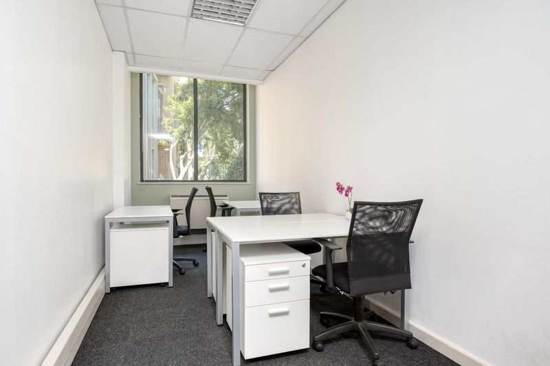 Fully serviced private office space for you and your team in Regus Bryanston Wedgefield