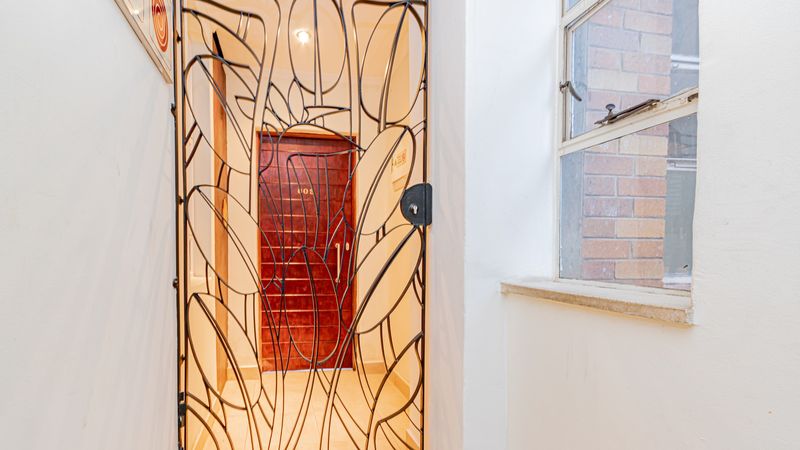 2 Bedroom apartment in Johannesburg Central To Rent