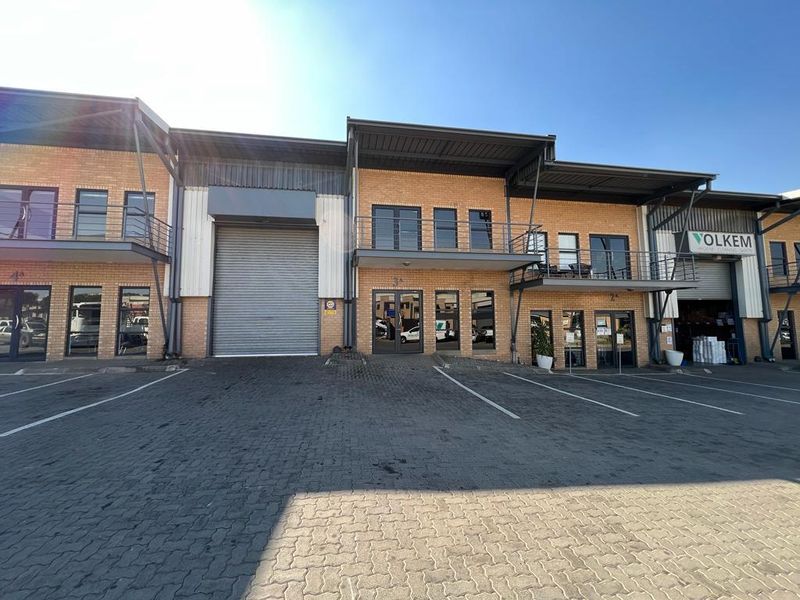 Upmarket facility for rent in Knightsgate Industrial Park - Droehoek