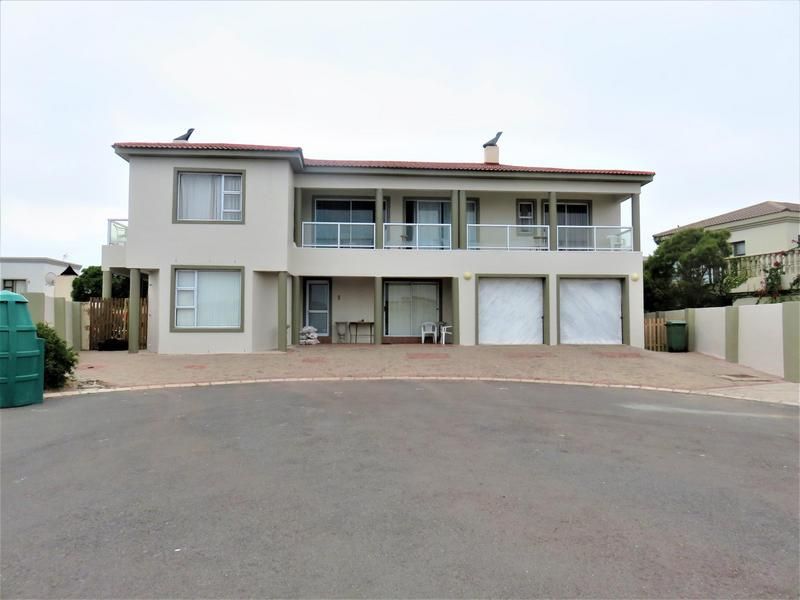 BARGAIN IN SECURITY ESTATE WITH SEA VIEWS