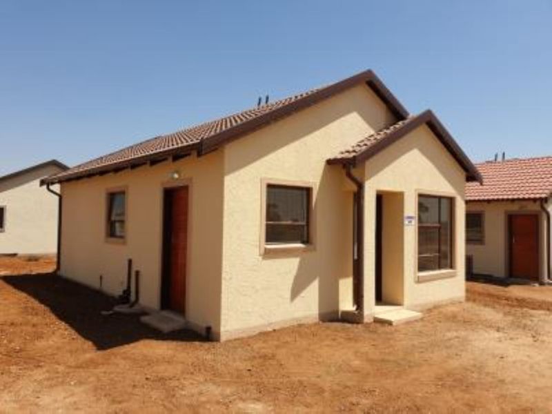 IN THE HEART OF MIDVAAL!  LOOK NO FURTHER THAN THIS DEVELOPMENT