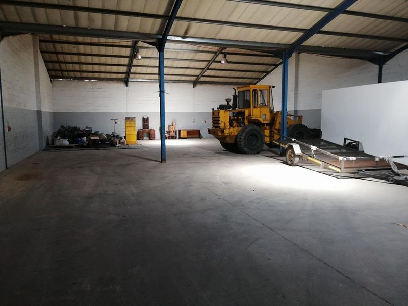 419m2 Factory Warehouse TO LET in the Strand