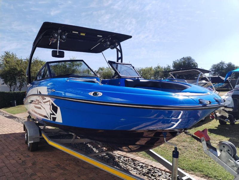 2021 Odyssey 720 Wake Edition with 6.2L V8 Mercruiser with Bravo 1 Gearbox