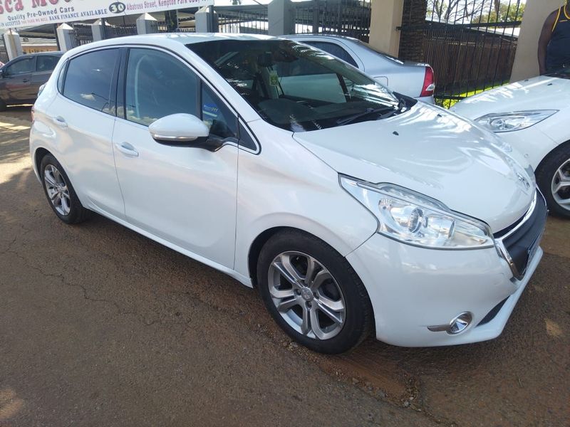 2014 Peugeot 208 1.2 Active AT for sale!