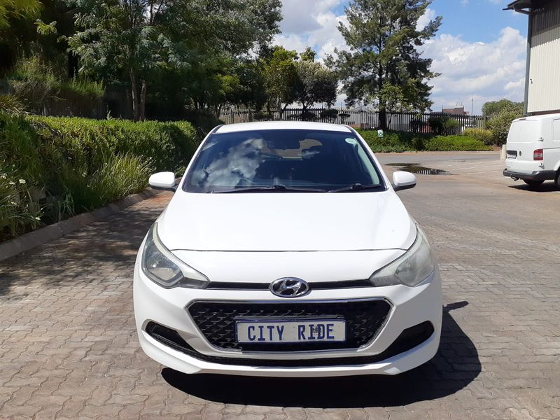 2016 Hyundai i20 1.4 Fluid, White with 107000km available now!