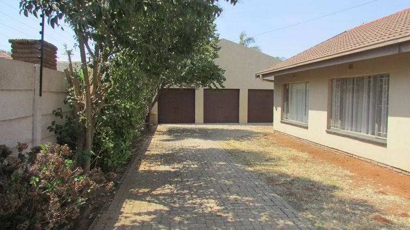 House in Fauna Park For Sale