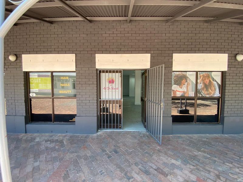 OUDEHUIS CENTRE | RETAIL SPACE TO RENT | SOMERSET WEST | 93SQM