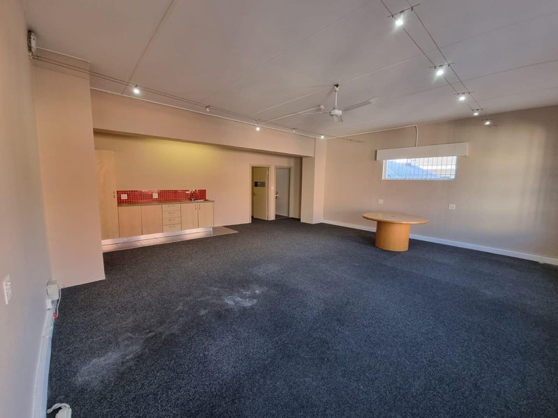 OBSERVATORY | FIRST FLOOR OFFICE ON LOWER MAIN ROAD TO RENT, CAPE TOWN