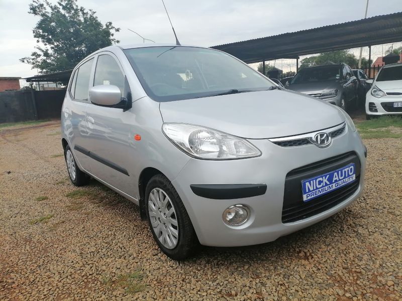 2011 Hyundai i10 1.1 GLS, Silver with 68000km available now!