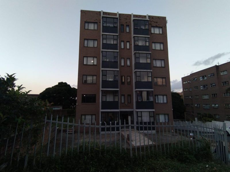 1 BEDROOM APARTMENT TO LET IN OVERPORT