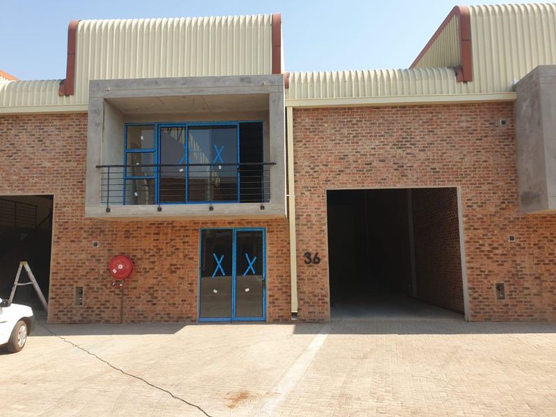 Brand new unit to let / for sale in The Foundry - Isando