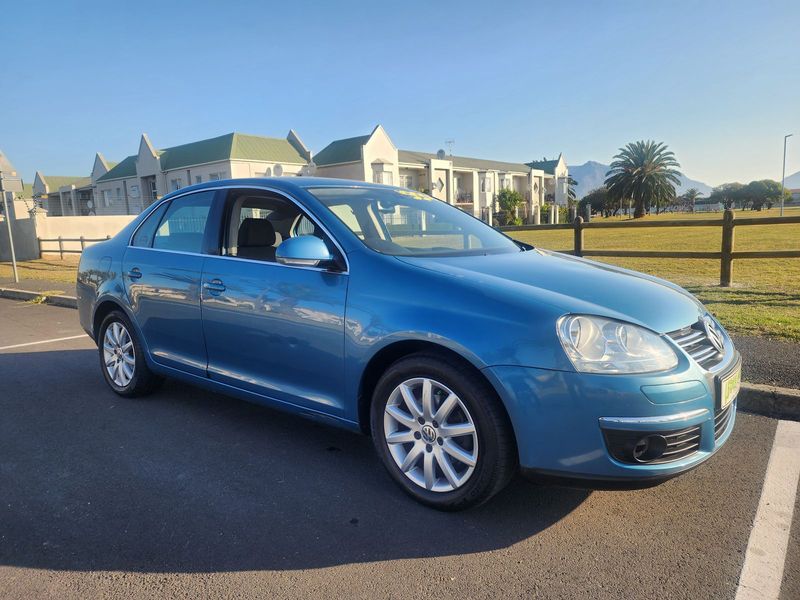 Blue Volkswagen Jetta 2.0 Comfortline with 202400km available now!